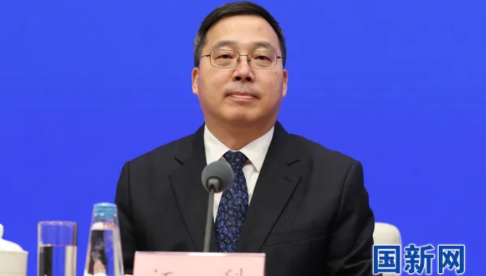民法典明確多數(shù)業(yè)主同意即可，住建部：推動老舊小區(qū)加裝電梯，探索“物業(yè)+養(yǎng)老”新模式(圖1)