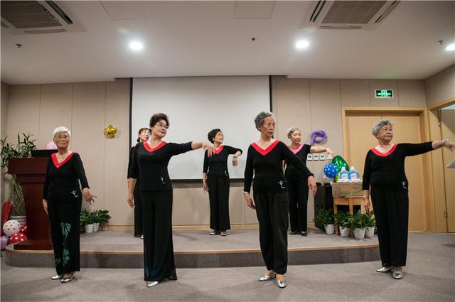 成都養(yǎng)老觀察：責(zé)任與義務(wù)，未來養(yǎng)老院能否代替子女盡孝？(圖1)